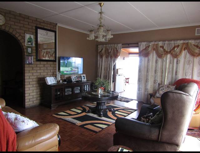3 BEDROOM HOUSE FOR SALE IN MOSELEY PARK